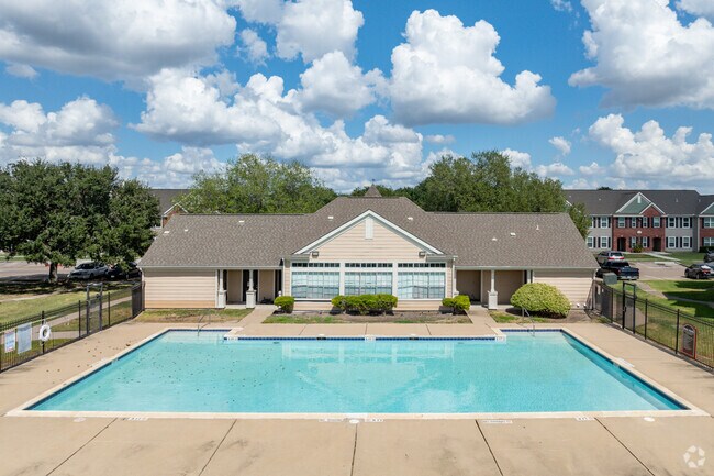 Piscina - Life at Westpark