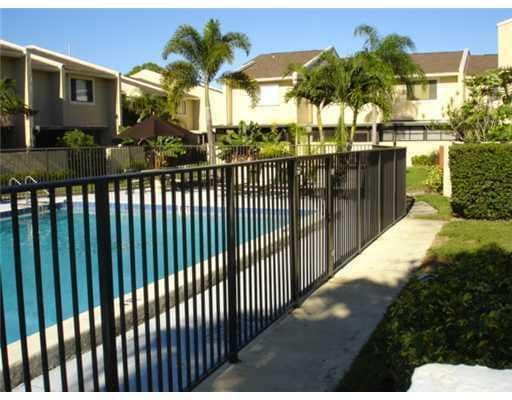 Photo - 139 Sparrow Dr Townhome