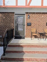 Building Photo - 105 Devonshire Ct