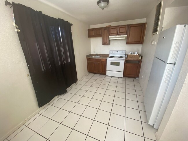 Photo - 1321 W Vogel Ave Apartment