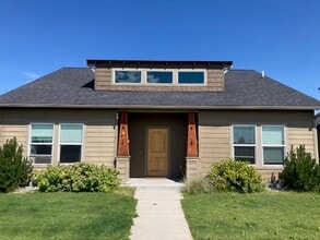 Building Photo - 110 Bull Frog Dr