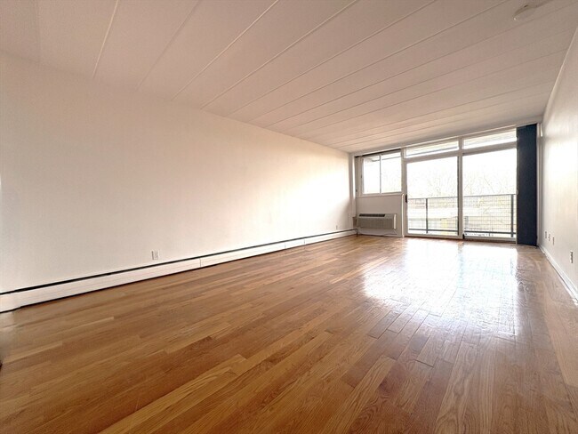 Foto del edificio - 345 Harvard St