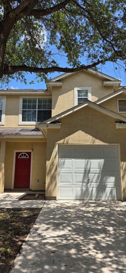 Foto del edificio - 3 Bedroom Townhome near Medical Center