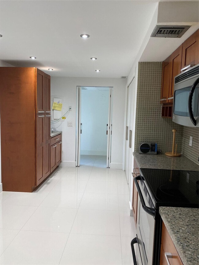 Foto del edificio - 4280 Oaks Terrace