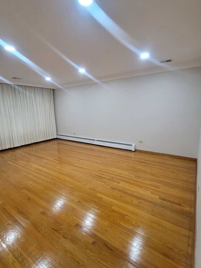 Foto del edificio - 8205 S Spaulding Ave