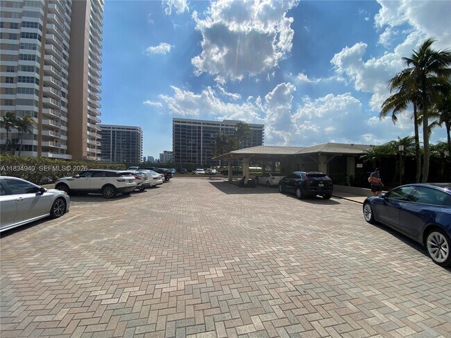Building Photo - 1965 S Ocean Dr