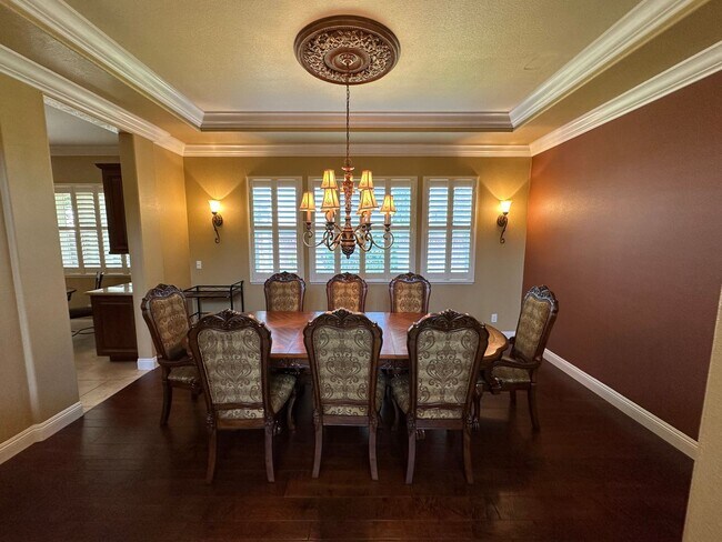 Building Photo - Beautiful Deer Ridge 4 Bed 3 Bath Home