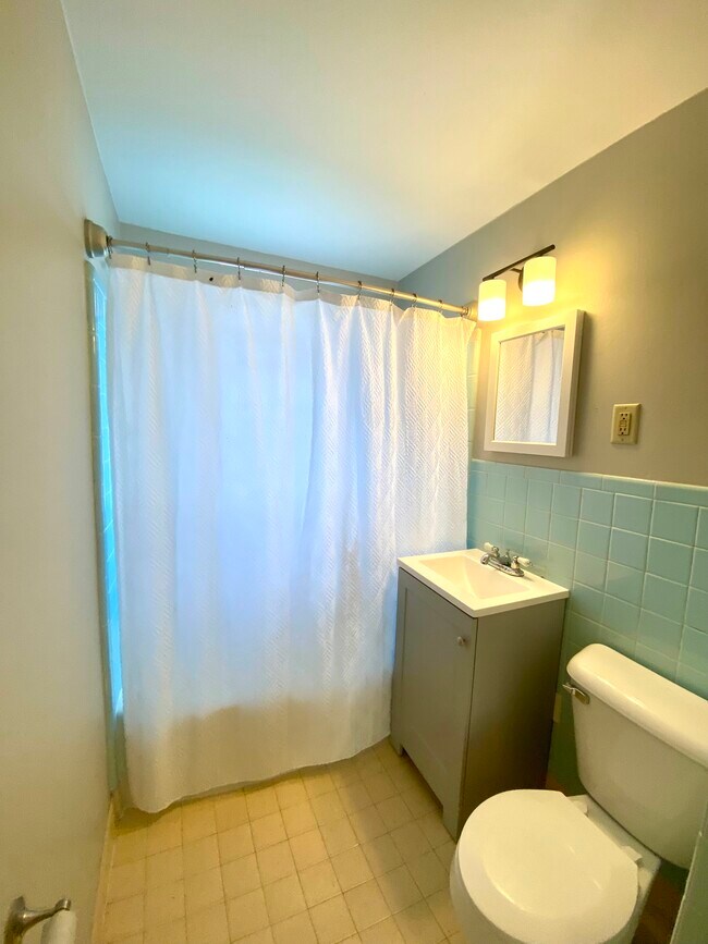 Foto del edificio - 3860 N Morris Blvd