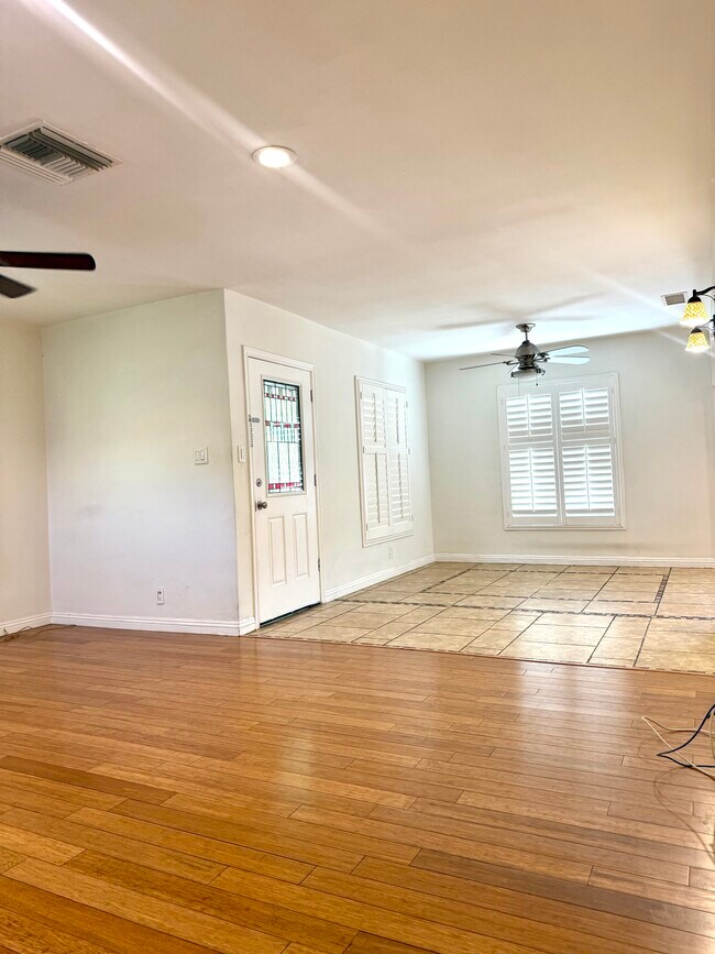 Foto del edificio - 6517 White Oak Ave