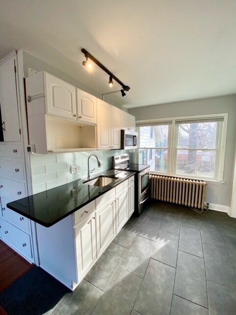 Building Photo - 1029 Linden Ave