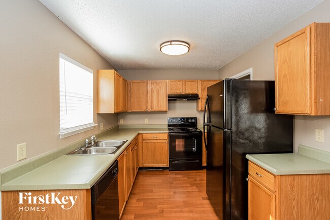 Foto del edificio - 737 Fern St