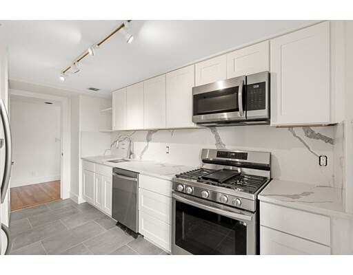 Building Photo - 170 Tremont St