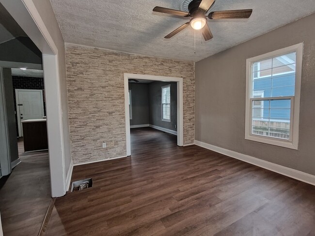 Foto del edificio - Move-In Ready 3-Bedroom with Upgraded Comf...