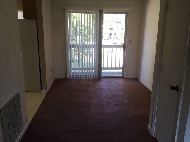 Foto del edificio - 2 BEDROOM 2 BATH CONDO ON 2ND FLOOR AT MYR...