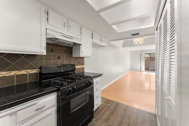Foto del edificio - 227 N Belmont St