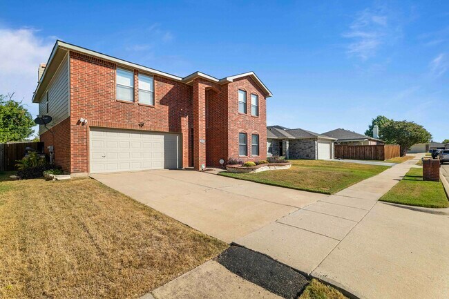 Foto del edificio - 2317 Birch Dr