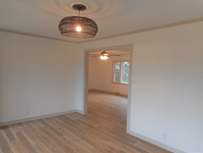 Building Photo - Fully Renovated 3 Bedroom 2 Bath Home on O...