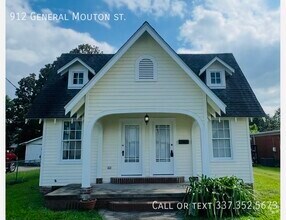 Building Photo - 912 General Mouton Ave