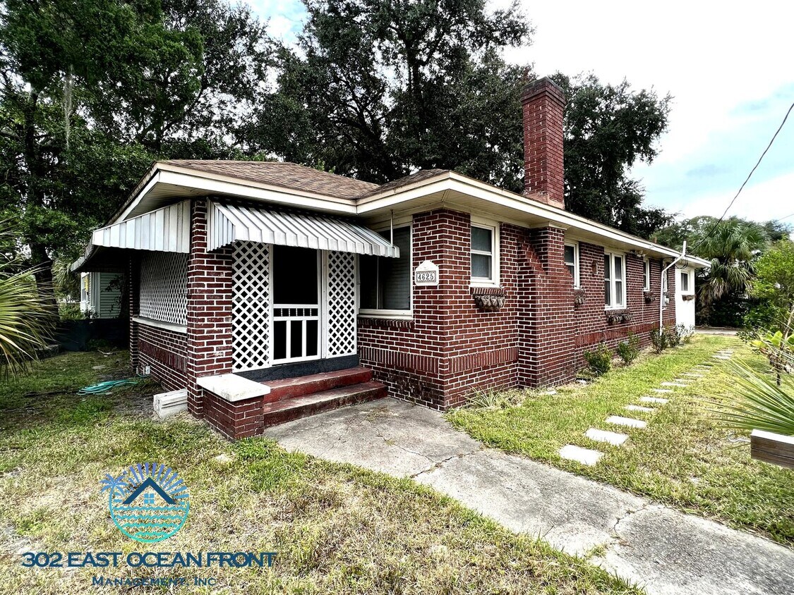 Primary Photo - Beautiful 3 bedroom / 2 bathroom home now ...