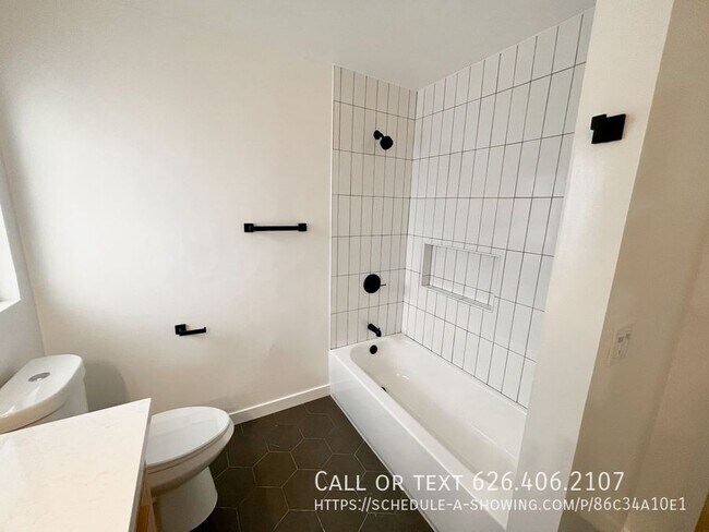 Foto del edificio - **NOW AVAILABLE** ONE MONTH FREE