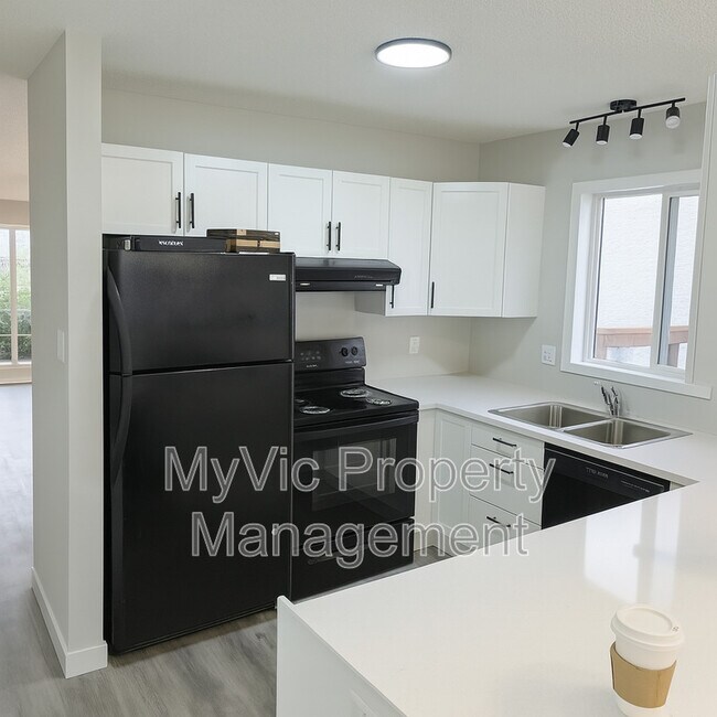 Photo du bâtiment - 840-113A 113a St NW