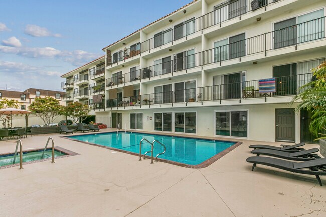 Photo - 1720 Ardmore Ave Apartment