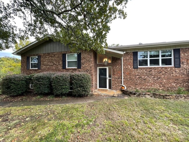 Building Photo - 4528 Sherry Ln