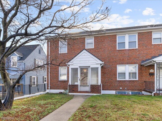 Building Photo - 3 br, 2 bath Townhome - 4609 Wilkens Avenue