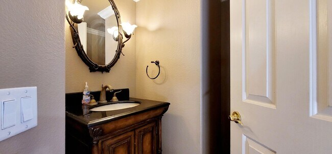 Building Photo - 6323 Isabel Cove Ave  - 4 Bedrooms , 2.5 b...