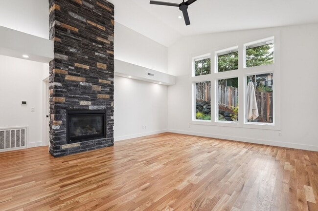 Building Photo - 1236 Parkside Ave
