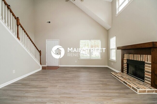 Building Photo - 4 Bedroom Pet-Friendly Home in Spring Hill, TN with Main Street Renewal