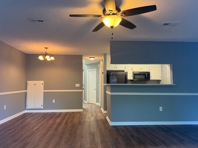 Foto del edificio - 117 N Spring View Dr