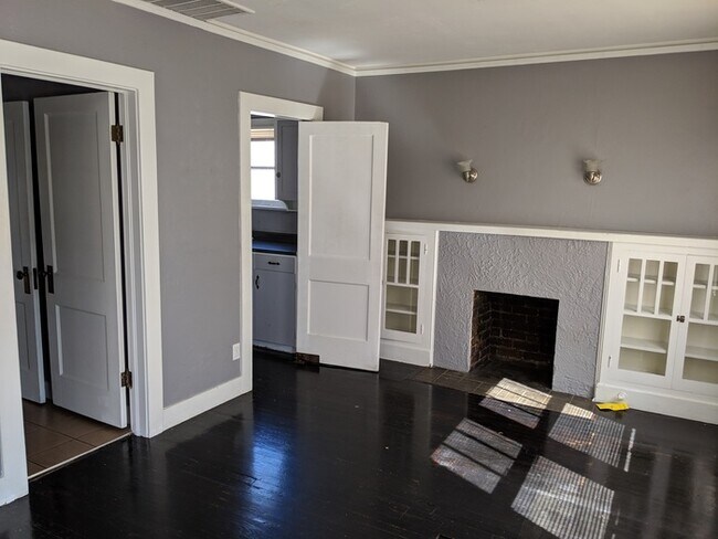 Building Photo - Garfield Bungalow