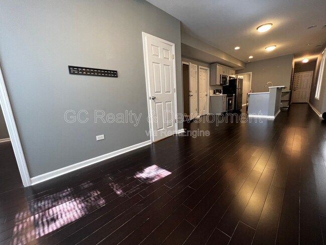 Foto del edificio - 3510 W Irving Park Rd