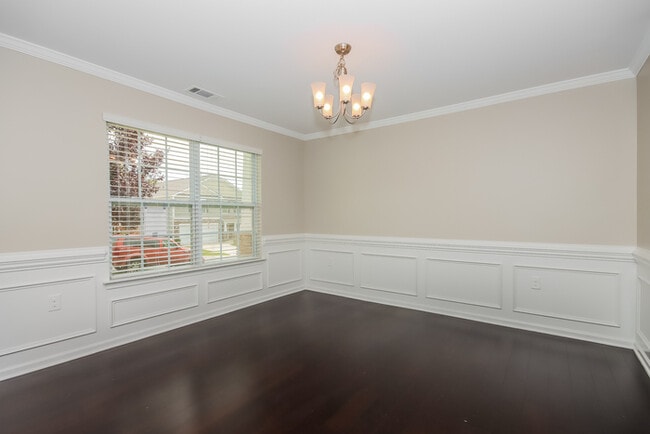 Foto del edificio - 1402 Kent Downs Ave SW