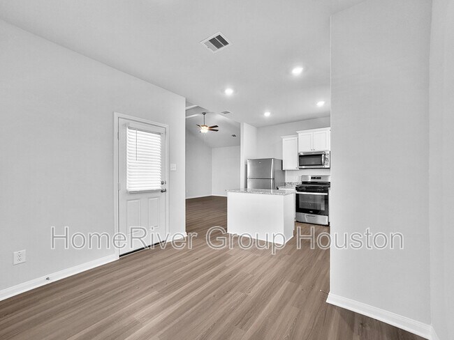 Foto del edificio - 329 Grayson Baw Ln