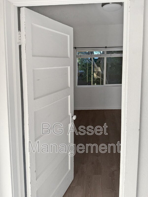 Foto del edificio - 859 California Blvd