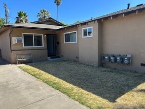 Building Photo - 1709 Evergreen Ave