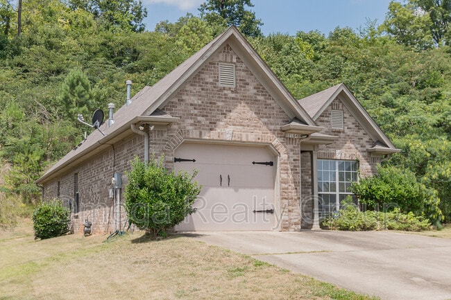 Building Photo - 2104 Willow Glenn Dr