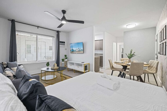 Foto del edificio - 7340 Harding Ave