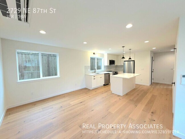 Foto del edificio - 2729 NE 87th St