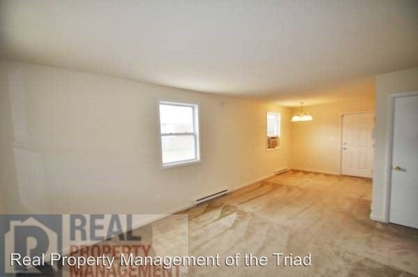 Building Photo - 3 br, 1 bath House - 2300 Willow Rd.