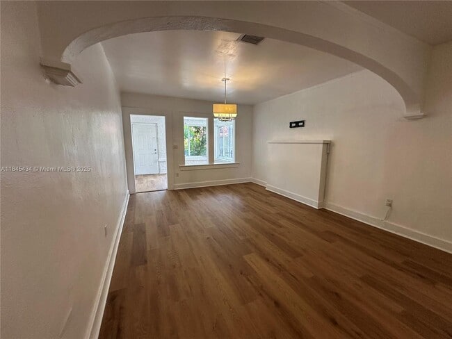 Foto del edificio - 267 NW 33rd St