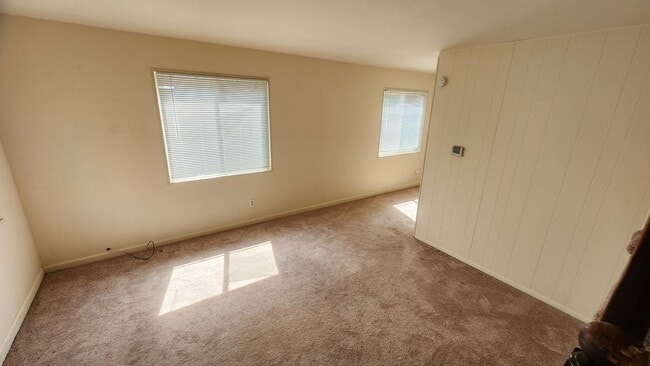 Photo - Great Alexandria Location Townhome