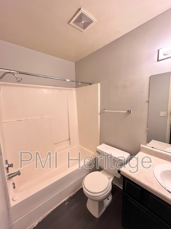 Foto del edificio - 809 E Huntsville Ave