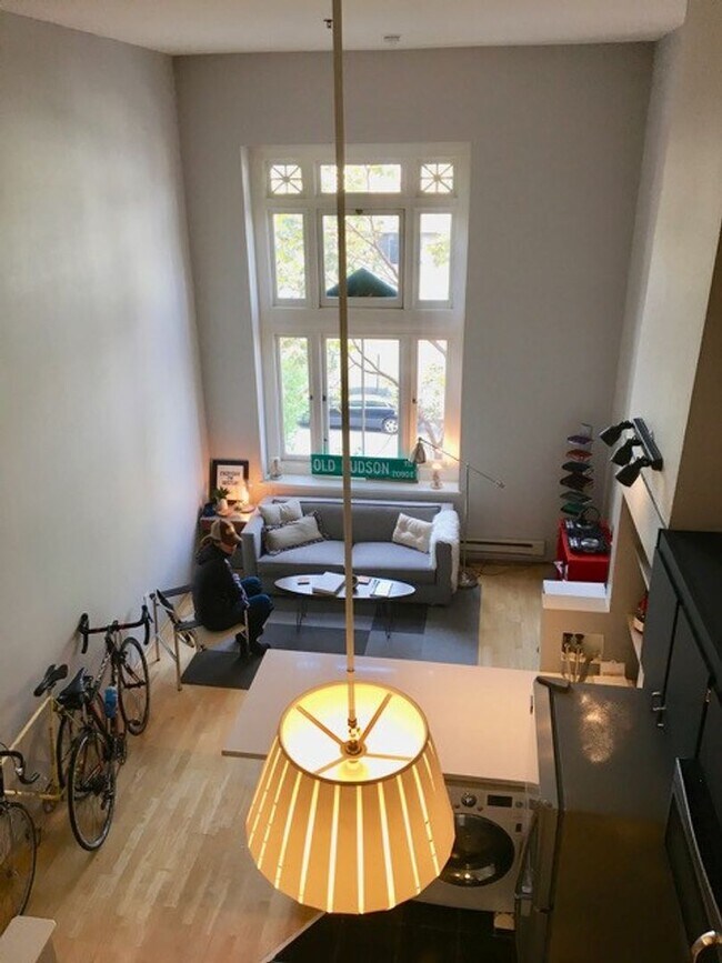 Building Photo - Beautiful sunny loft in Mission/SoMa