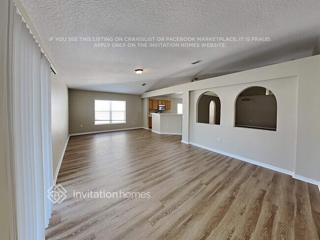 Foto del edificio - 5241 Silver Thistle Ln