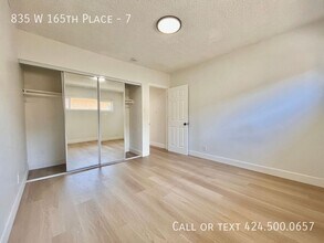 Building Photo - 835 W 165th Pl
