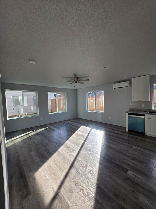 Foto del edificio - 3 Bedroom 2.5 Bathroom in Winlock