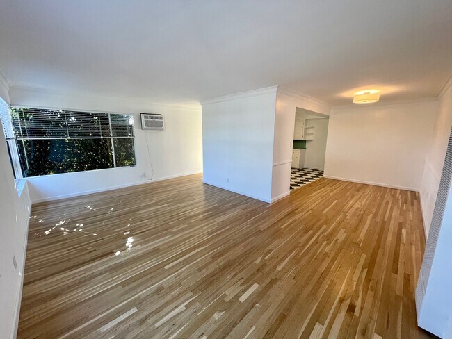 Building Photo - 1429 N Fairfax Ave